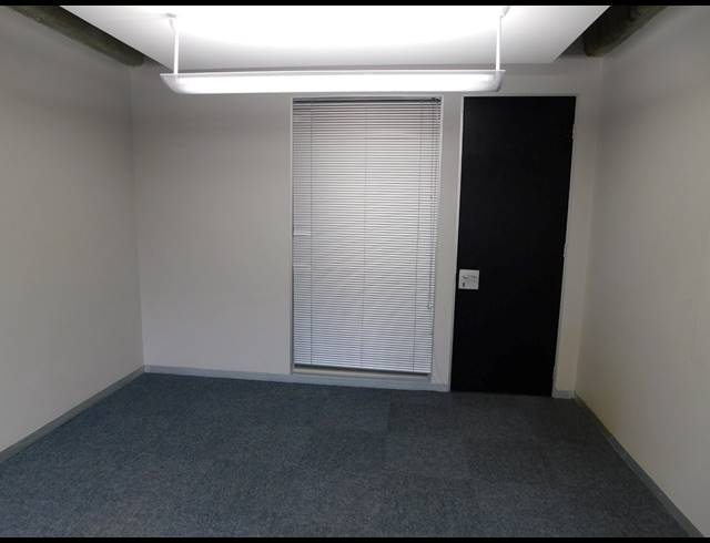 2,000M² OFFICE TO LET IN FERNDALE